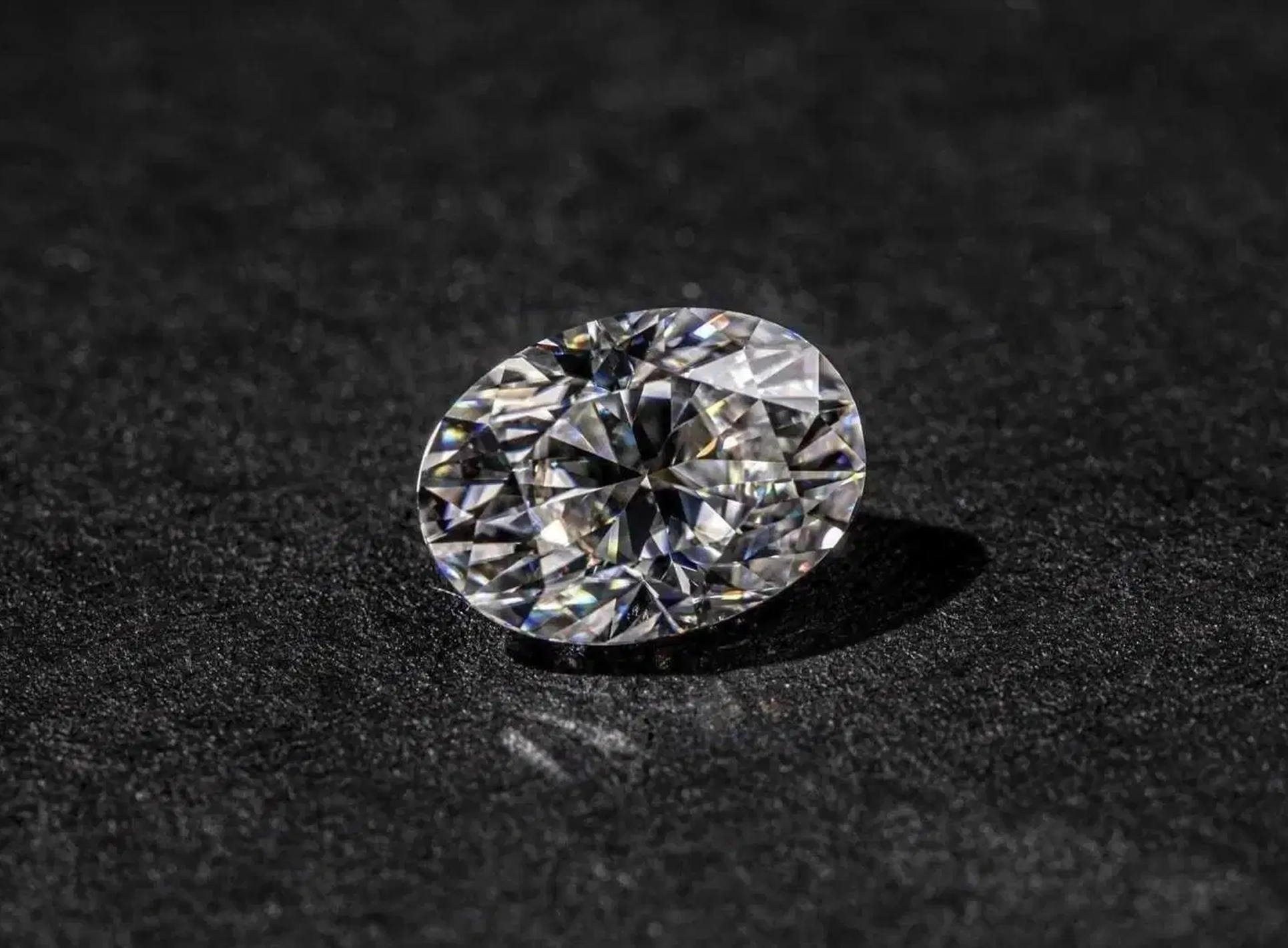 Diament oval