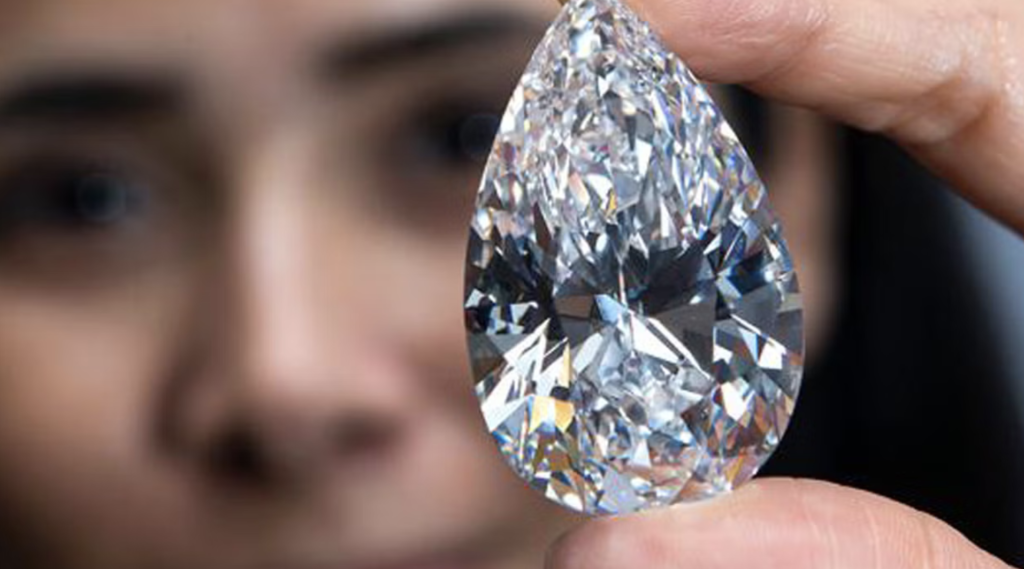 101.73ct ogromny diament w kształcie gruszki w czzystości Flawless