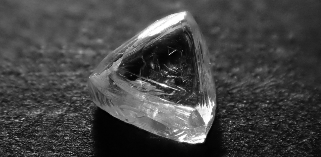 Kształty surowych diamentów - macle